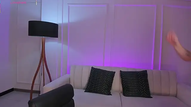 EloisaOlivero online show from 10-31-25, 11:29