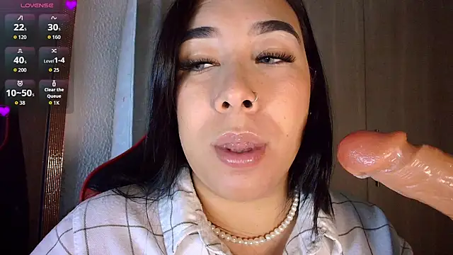 leahtemptation3 online show from 12-19-25, 08:27