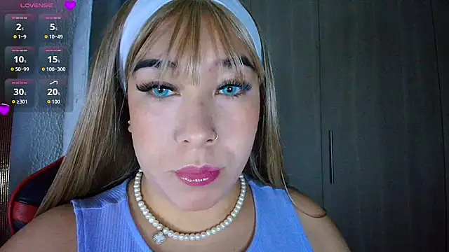 leahtemptation3 online show from 12-20-25, 01:52