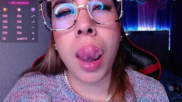Snapshot of leahtemptation3 chatting on 12-14-24, 10:13 leahtemptation3 online show from 12-14-24, 10:13