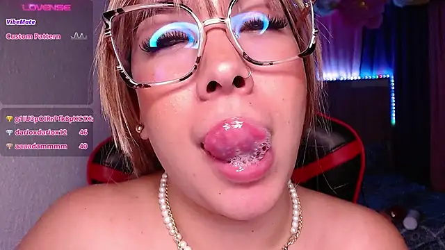 Snapshot of leahtemptation3 chatting on 12-15-24, 09:56 leahtemptation3 online show from 12-15-24, 09:56