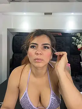 Snapshot of Arianna_Jones1 chatting on 04-24-26, 12:12 Arianna Jones1 online show from 04-24-26, 12:12