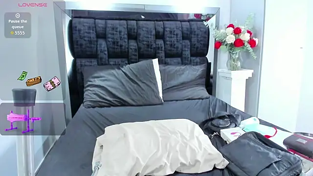 Snapshot of Arianna_Jones1 chatting on 02-10-26, 07:24 Arianna Jones1 online show from 02-10-26, 07:24