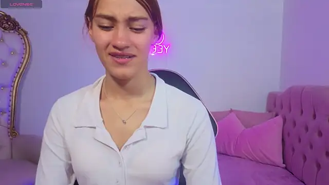 Jenner tay online show from 06-21-26, 02:17