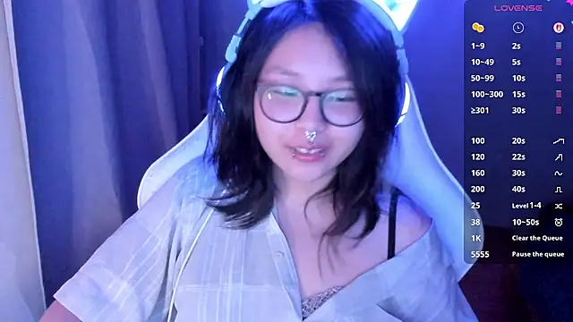 Snapshot of maydaykimmy chatting on 06-17-26, 10:52 maydaykimmy online show from 06-17-26, 10:52