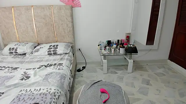 Snapshot of EnyelDavies chatting on 11-01-25, 03:50 EnyelDavies online show from 11-01-25, 03:50