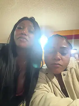 Snapshot of SUUKAM chatting on 02-18-25, 01:54 SUUKAM online show from 02-18-25, 01:54
