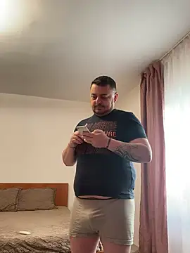 Snapshot of Aryana1414 chatting on 02-06-25, 01:10 Aryana1414 online show from 02-06-25, 01:10