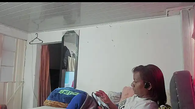 Snapshot of Laflaka22 chatting on 05-11-26, 03:18 Laflaka22 online show from 05-11-26, 03:18