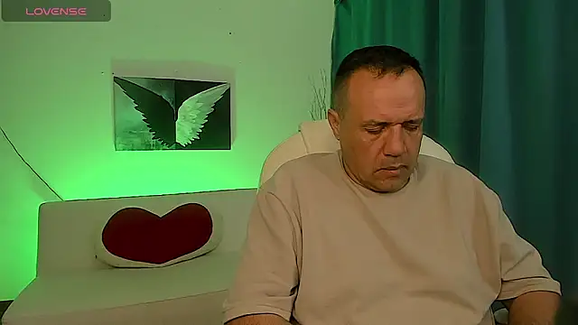 Snapshot of FERDIGNAN0329 chatting on 11-20-25, 10:42 FERDIGNAN0329 online show from 11-20-25, 10:42