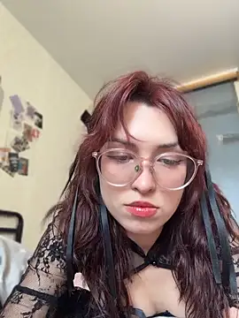 Evangeline Lawrence  online show from 04-19-26, 10:16
