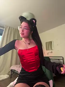 Snapshot of Evangeline_Lawrence_ chatting on 12-08-24, 12:52 Evangeline Lawrence  online show from 12-08-24, 12:52