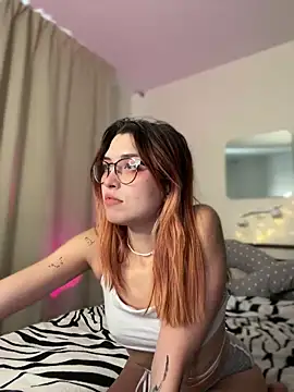 Snapshot of Evangeline_Lawrence_ chatting on 03-15-25, 01:40 Evangeline Lawrence  online show from 03-15-25, 01:40