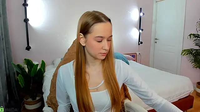 Sweett Monica online show from 03-10-26, 12:58