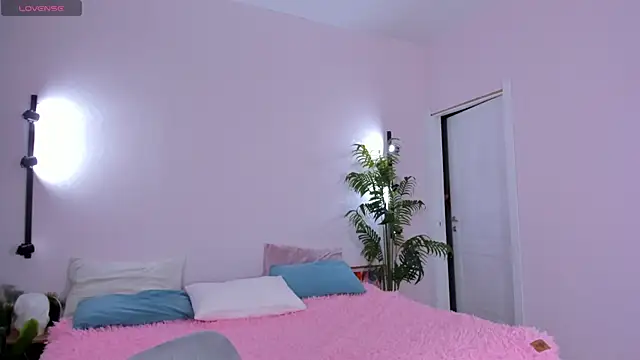 Sweett Monica online show from 05-04-26, 12:47