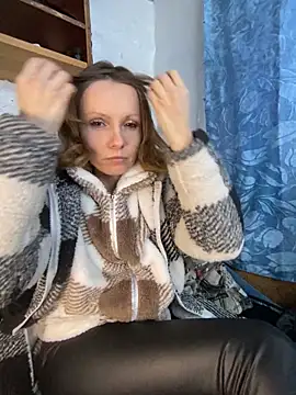 Snapshot of Anita-Smith chatting on 02-21-26, 12:40 Anita-Smith online show from 02-21-26, 12:40