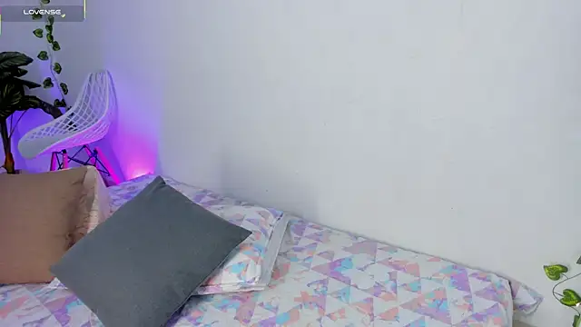 andrea osorio  online show from 02-10-26, 11:42