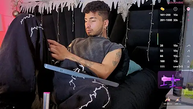 JuanCamiilo 66 online show from 12-21-25, 02:35