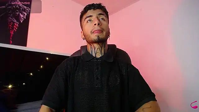 Snapshot of JuanCamiilo_66 chatting on 02-16-25, 07:27 JuanCamiilo 66 online show from 02-16-25, 07:27