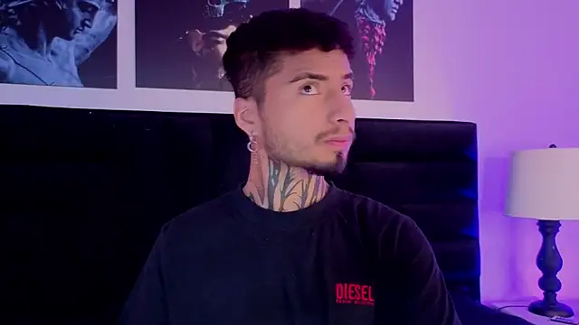 Snapshot of JuanCamiilo_66 chatting on 02-21-26, 11:40 JuanCamiilo 66 online show from 02-21-26, 11:40