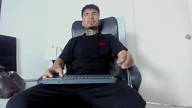 JuanCamiilo 66 online show from 03-18-26, 06:53