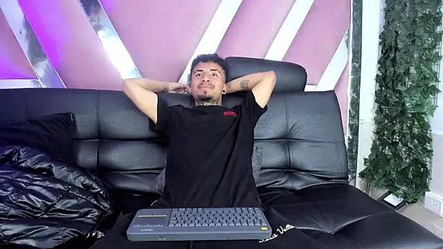 JuanCamiilo 66 online show from 03-20-26, 02:01