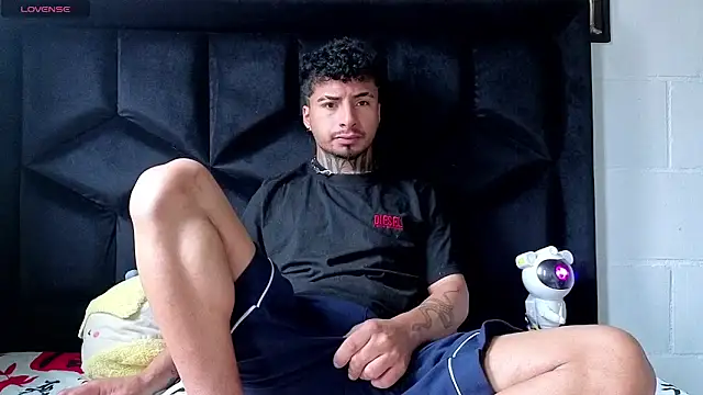 JuanCamiilo 66 online show from 04-15-26, 03:38