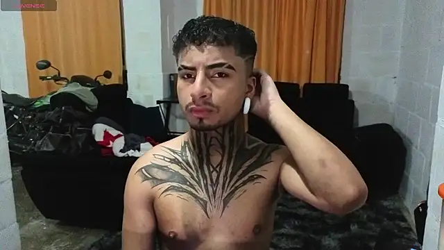JuanCamiilo 66 online show from 05-10-26, 02:37