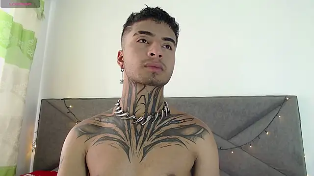 Snapshot of JuanCamiilo_66 chatting on 03-16-25, 04:45 JuanCamiilo 66 online show from 03-16-25, 04:45