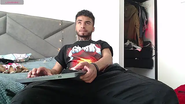 Snapshot of JuanCamiilo_66 chatting on 03-10-25, 07:40 JuanCamiilo 66 online show from 03-10-25, 07:40