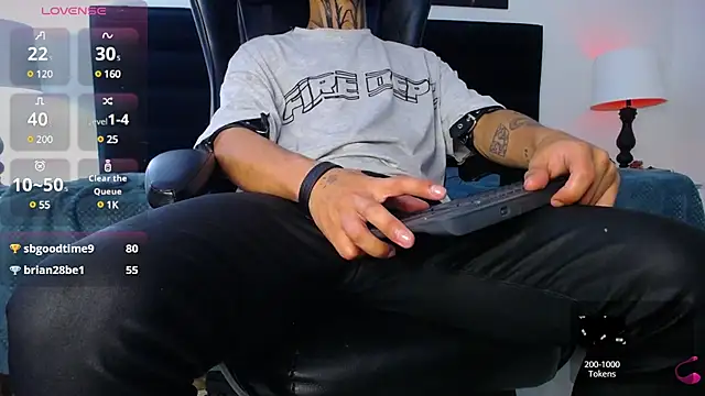 Snapshot of JuanCamiilo_66 chatting on 02-12-25, 09:54 JuanCamiilo 66 online show from 02-12-25, 09:54