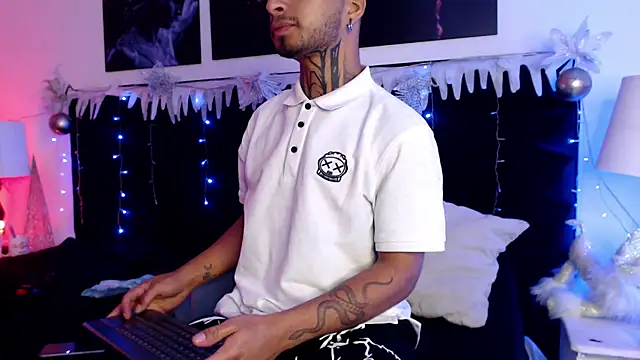 JuanCamiilo 66 online show from 11-28-25, 02:56