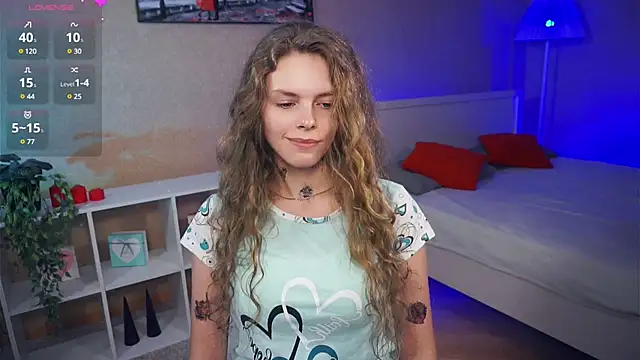 Snapshot of RayaNenlia chatting on 02-10-25, 11:15 RayaNenlia online show from 02-10-25, 11:15