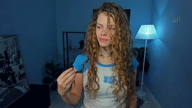 RayaNenlia online show from 10-28-25, 05:08