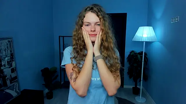 RayaNenlia online show from 11-30-25, 05:08