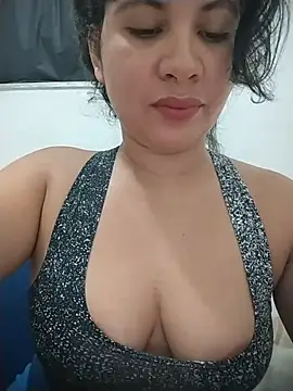Snapshot of Yara0k chatting on 06-18-26, 11:21 Yara0k online show from 06-18-26, 11:21