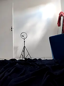 Snapshot of Yara0k chatting on 09-15-25, 11:43 Yara0k online show from 09-15-25, 11:43