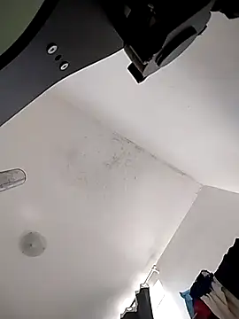 Snapshot of Yara0k chatting on 09-12-25, 11:21 Yara0k online show from 09-12-25, 11:21