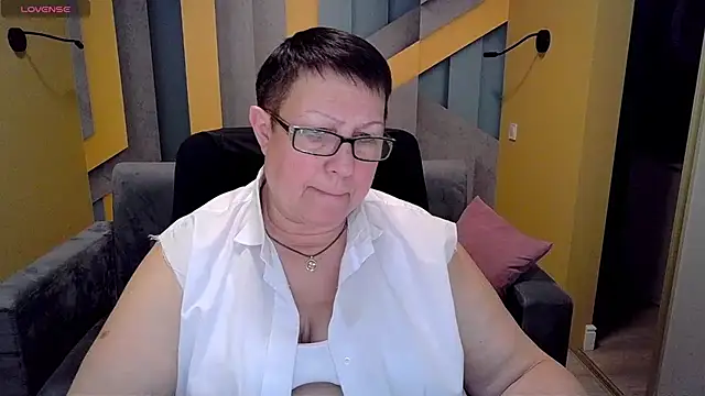 Snapshot of BarbaraTurners chatting on 03-08-25, 12:55 BarbaraTurners online show from 03-08-25, 12:55