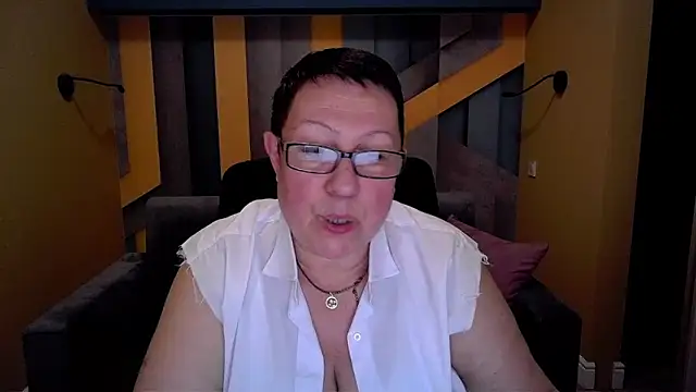 Snapshot of BarbaraTurners chatting on 03-03-25, 06:46 BarbaraTurners online show from 03-03-25, 06:46
