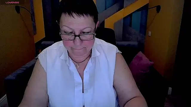 Snapshot of BarbaraTurners chatting on 03-17-25, 06:32 BarbaraTurners online show from 03-17-25, 06:32