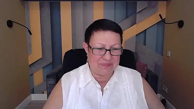 Snapshot of BarbaraTurners chatting on 10-10-25, 06:31 BarbaraTurners online show from 10-10-25, 06:31