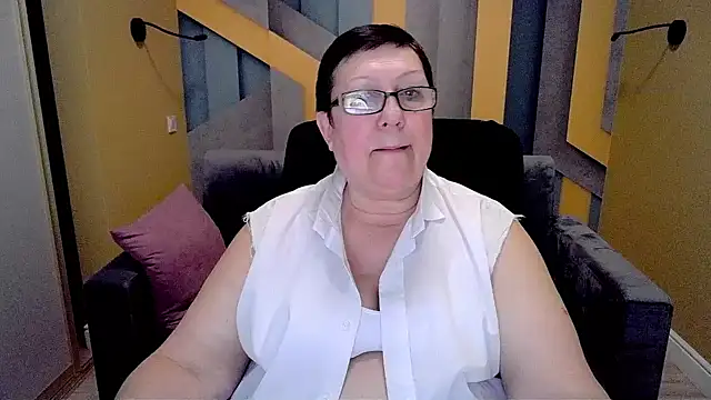 Snapshot of BarbaraTurners chatting on 02-11-25, 12:28 BarbaraTurners online show from 02-11-25, 12:28
