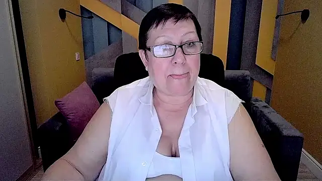 Snapshot of BarbaraTurners chatting on 02-10-25, 09:25 BarbaraTurners online show from 02-10-25, 09:25