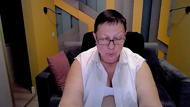 Snapshot of BarbaraTurners chatting on 03-10-25, 12:50 BarbaraTurners online show from 03-10-25, 12:50