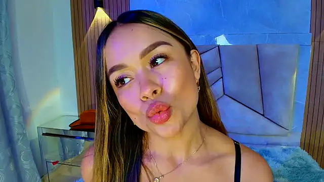 Snapshot of Natalyefoster chatting on 07-14-26, 07:20 Natalyefoster online show from 07-14-26, 07:20