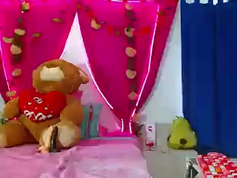 Snapshot of natashakissess chatting on 10-22-25, 03:22 natashakissess online show from 10-22-25, 03:22