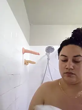 Snapshot of honeeyyy_pot chatting on 02-21-26, 06:59 honeeyyy pot online show from 02-21-26, 06:59