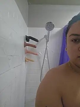 Snapshot of honeeyyy_pot chatting on 01-18-26, 10:29 honeeyyy pot online show from 01-18-26, 10:29