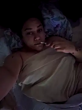 Snapshot of honeeyyy_pot chatting on 02-20-26, 06:54 honeeyyy pot online show from 02-20-26, 06:54